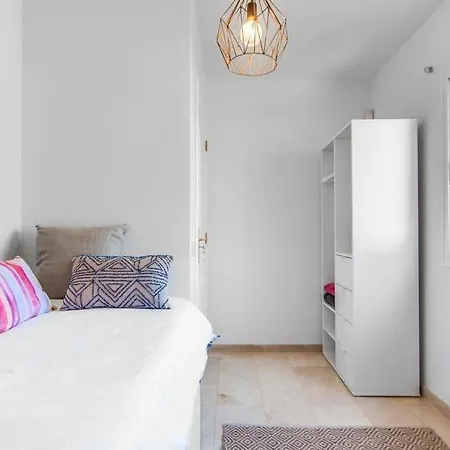Fanabe Sleeps 7 With Pool Costa Adeje (Tenerife)